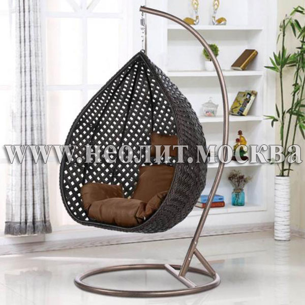 Подвесное плетеное кресло из искусственного ротанга купить в Москве
